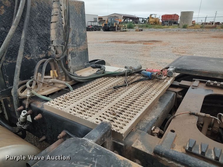 image for item LK9081 2006 Peterbilt 379  semi truck