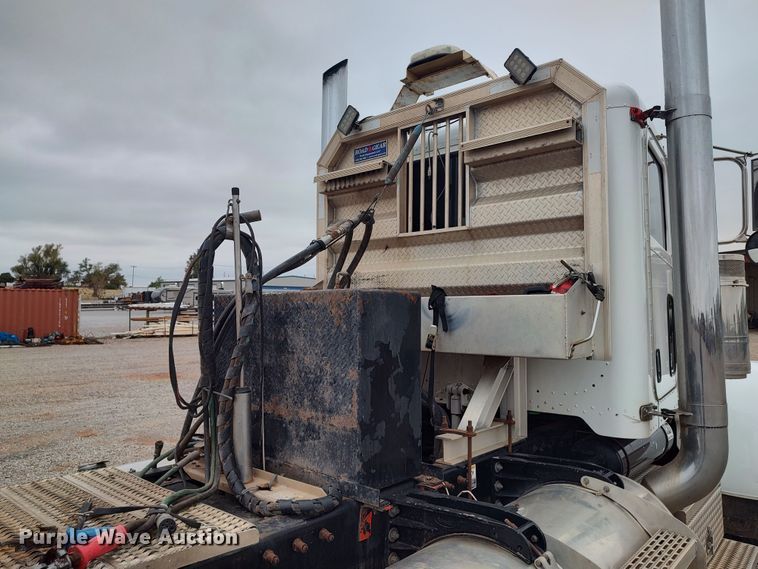 image for item LK9081 2006 Peterbilt 379  semi truck