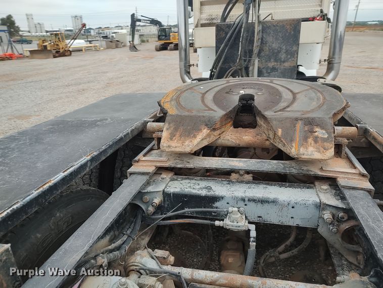 image for item LK9081 2006 Peterbilt 379  semi truck