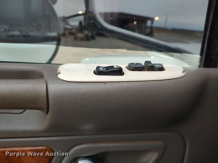 image for item LK9081 2006 Peterbilt 379  semi truck