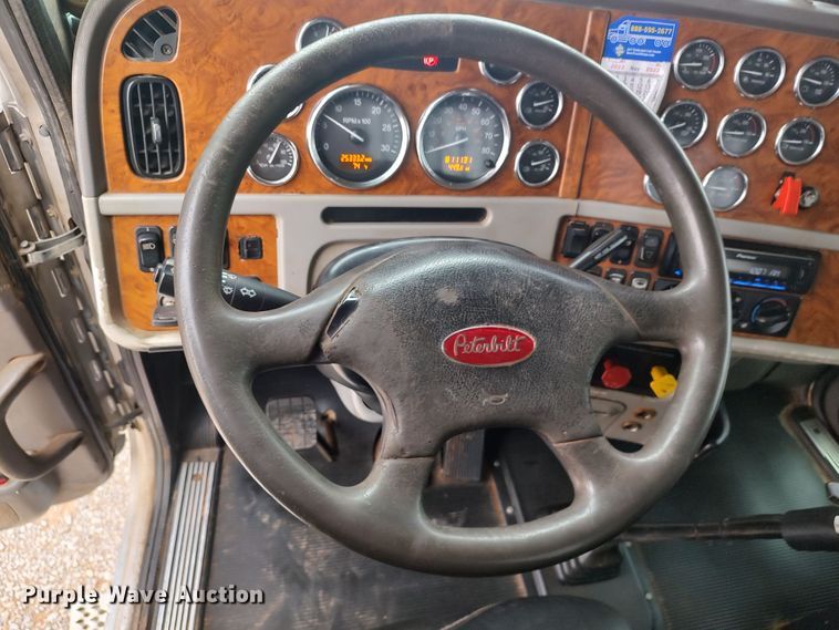 image for item LK9081 2006 Peterbilt 379  semi truck