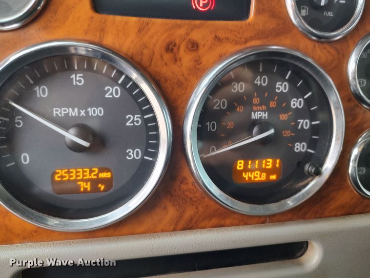 image for item LK9081 2006 Peterbilt 379  semi truck