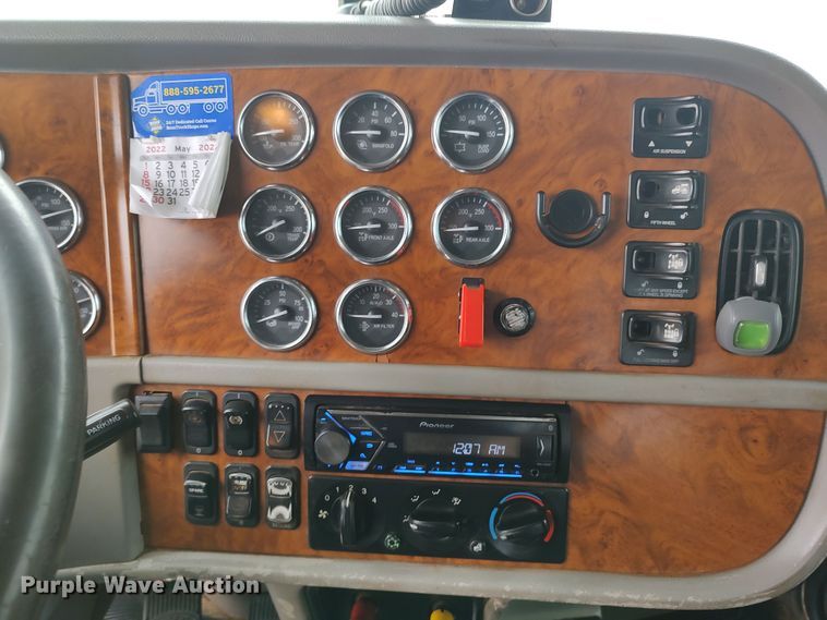 image for item LK9081 2006 Peterbilt 379  semi truck