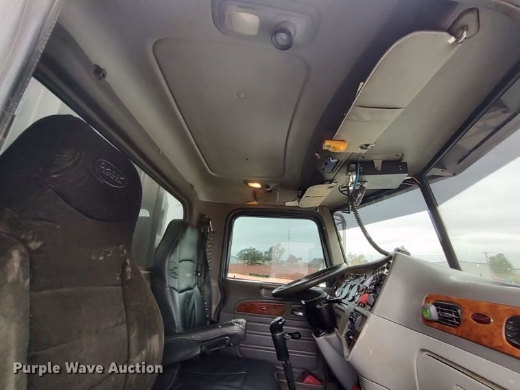 image for item LK9081 2006 Peterbilt 379  semi truck