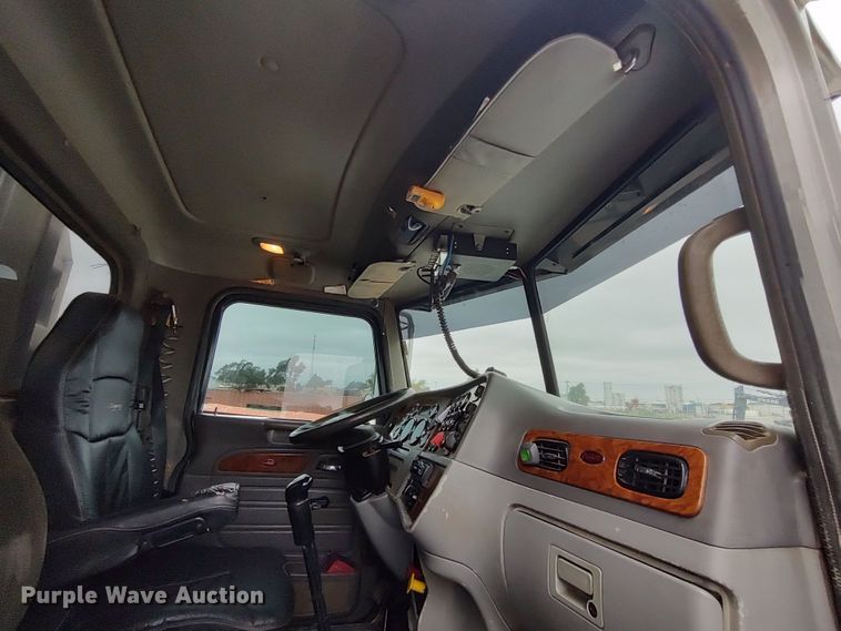 image for item LK9081 2006 Peterbilt 379  semi truck