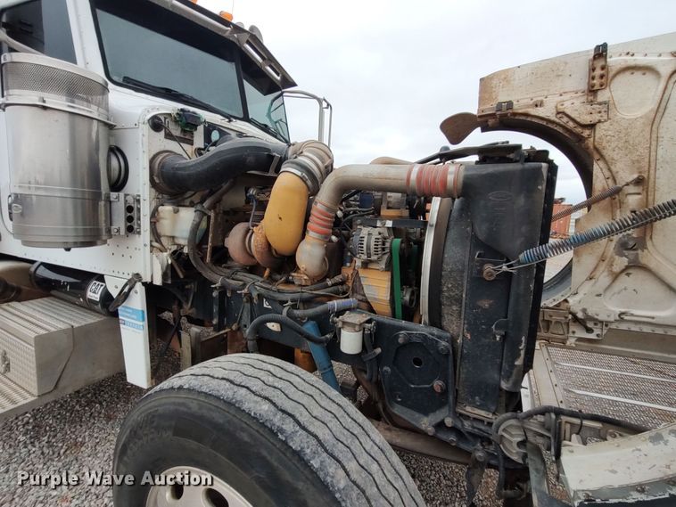 image for item LK9081 2006 Peterbilt 379  semi truck