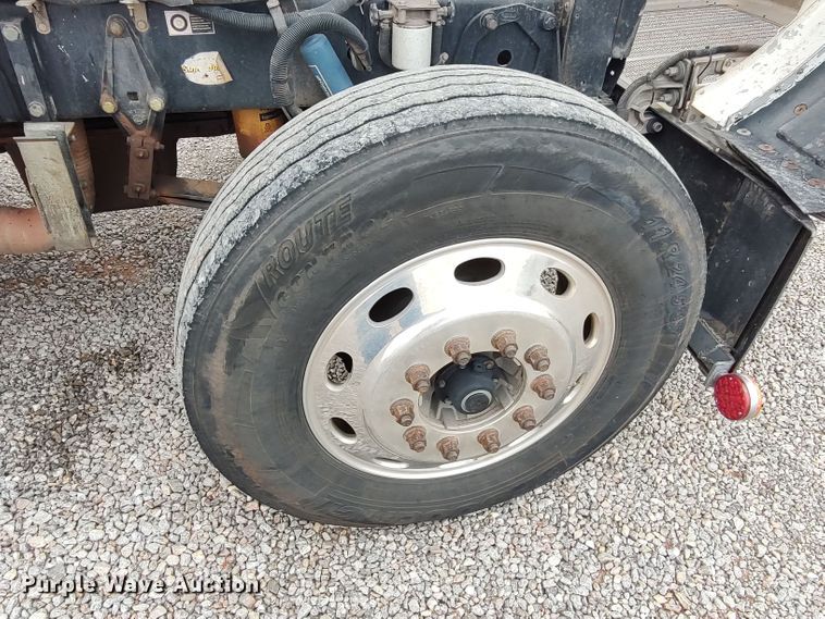 image for item LK9081 2006 Peterbilt 379  semi truck