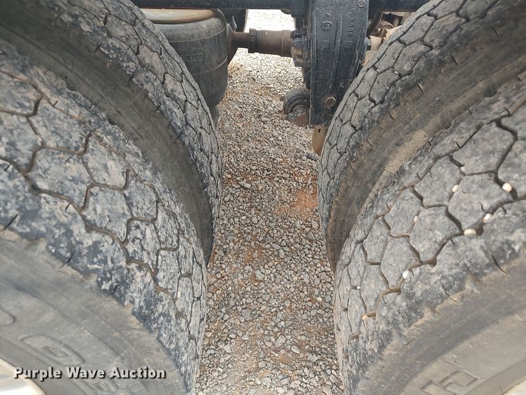 image for item LK9081 2006 Peterbilt 379  semi truck