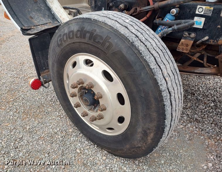 image for item LK9081 2006 Peterbilt 379  semi truck