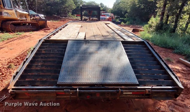 image for item LK9120 2000 Kargo King KK82EGN  equipment trailer