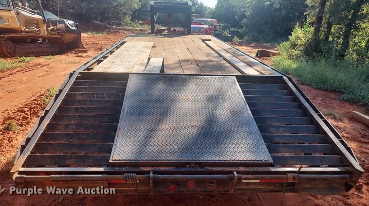 image for item LK9120 2000 Kargo King KK82EGN  equipment trailer