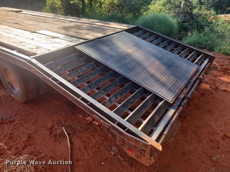 image for item LK9120 2000 Kargo King KK82EGN  equipment trailer