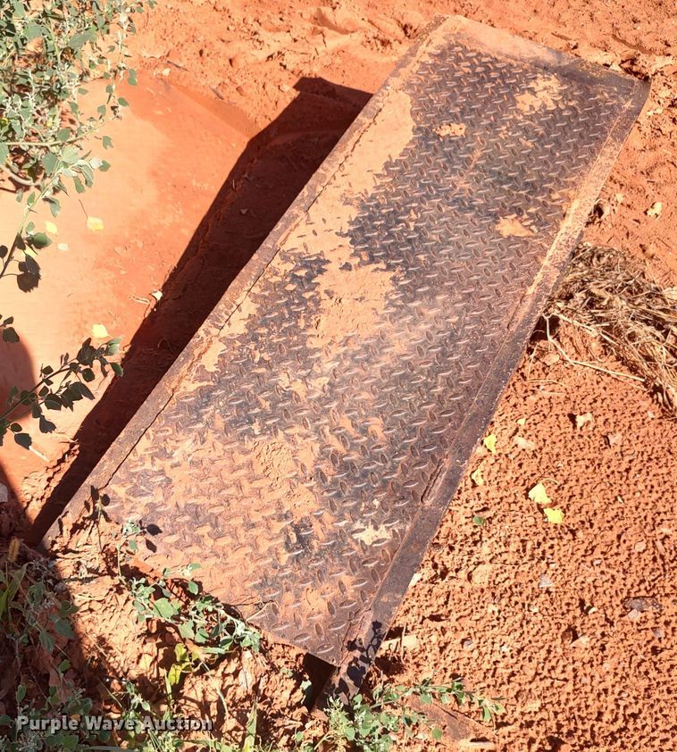 image for item LK9120 2000 Kargo King KK82EGN  equipment trailer