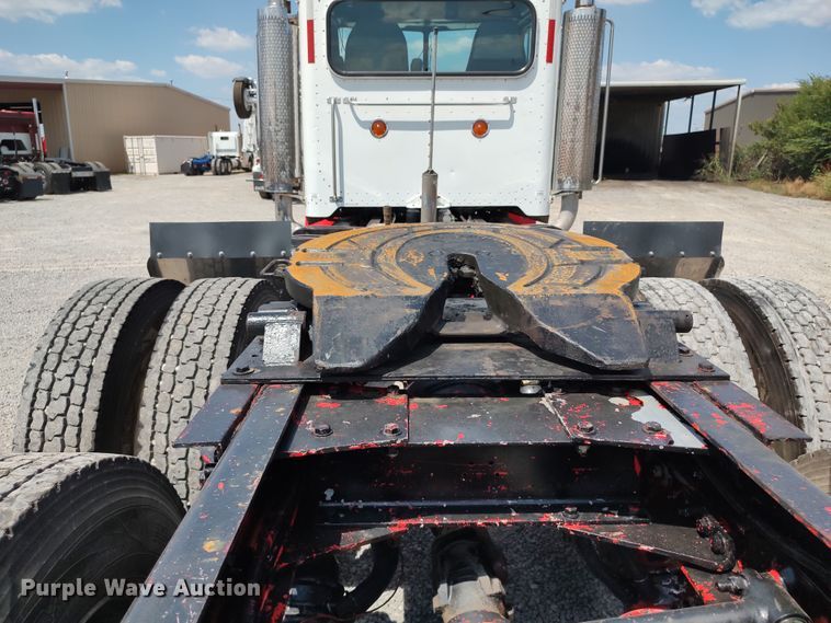 image for item LK9152 2004 Peterbilt 379  semi truck