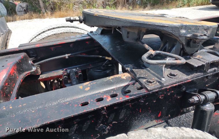 image for item LK9152 2004 Peterbilt 379  semi truck