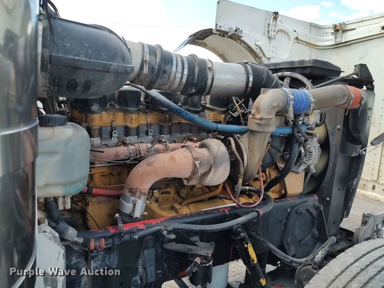 image for item LK9152 2004 Peterbilt 379  semi truck