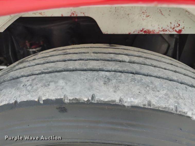 image for item LK9152 2004 Peterbilt 379  semi truck