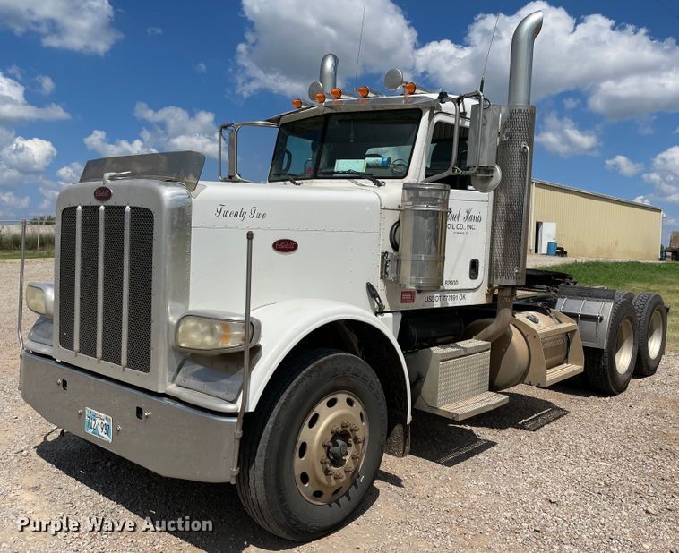 image for item MJ9063 2009 Peterbilt 388  semi truck