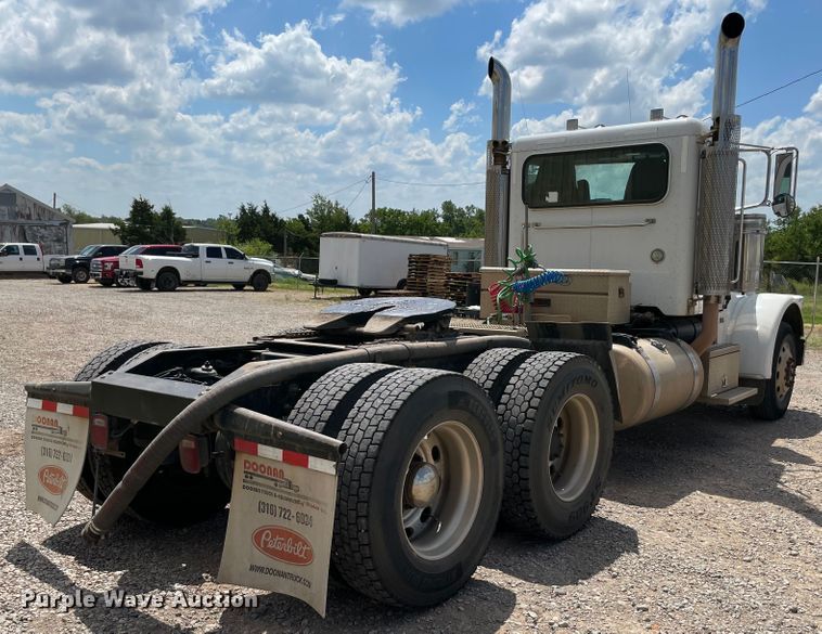 image for item MJ9063 2009 Peterbilt 388  semi truck