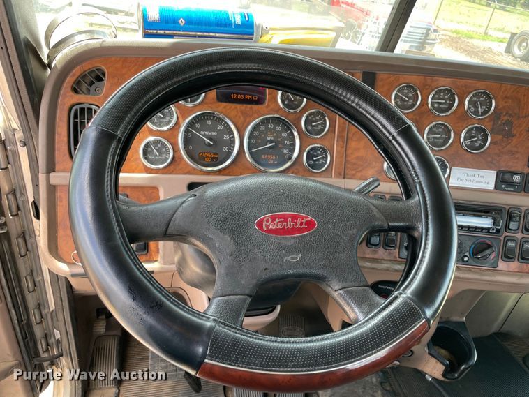 image for item MJ9063 2009 Peterbilt 388  semi truck