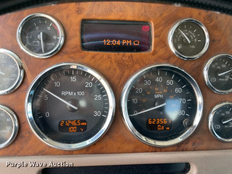 image for item MJ9063 2009 Peterbilt 388  semi truck