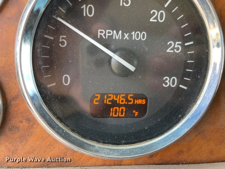 image for item MJ9063 2009 Peterbilt 388  semi truck