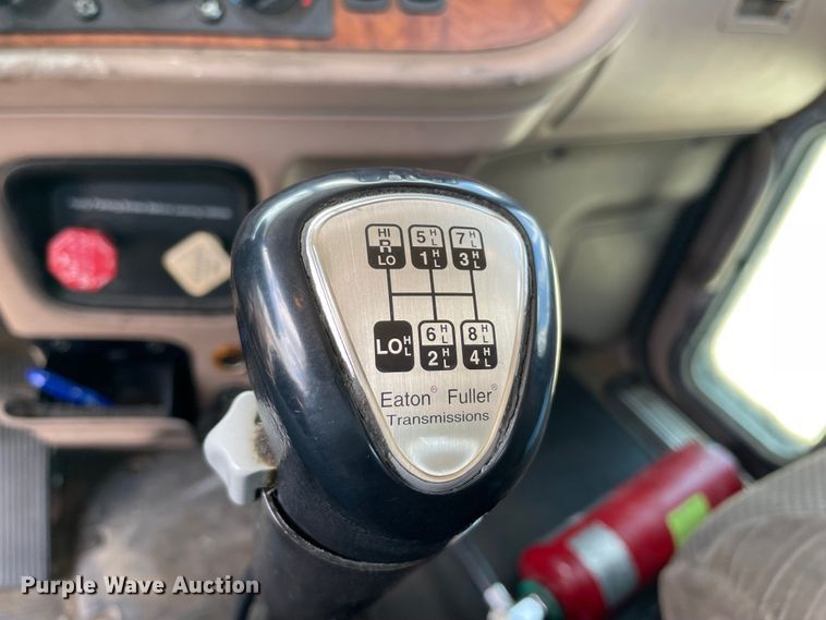 image for item MJ9063 2009 Peterbilt 388  semi truck