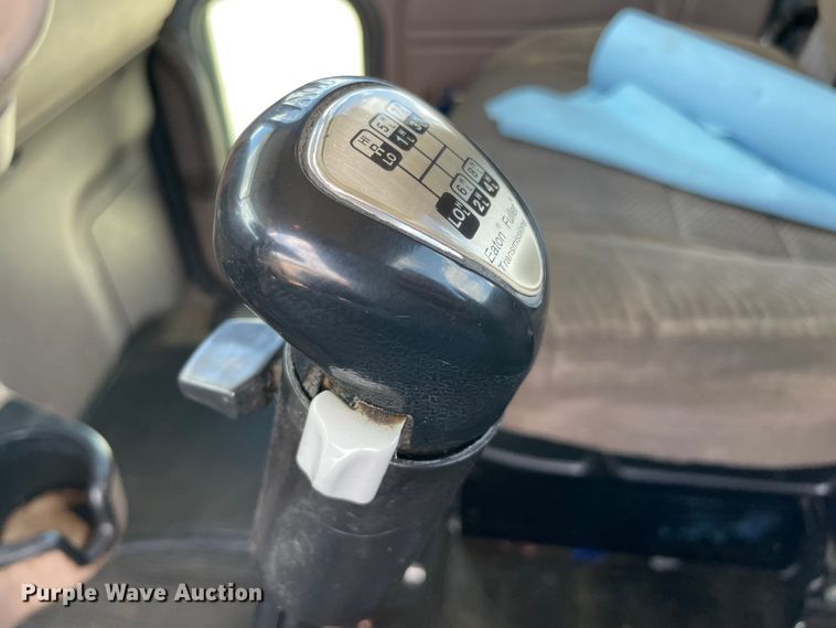 image for item MJ9063 2009 Peterbilt 388  semi truck