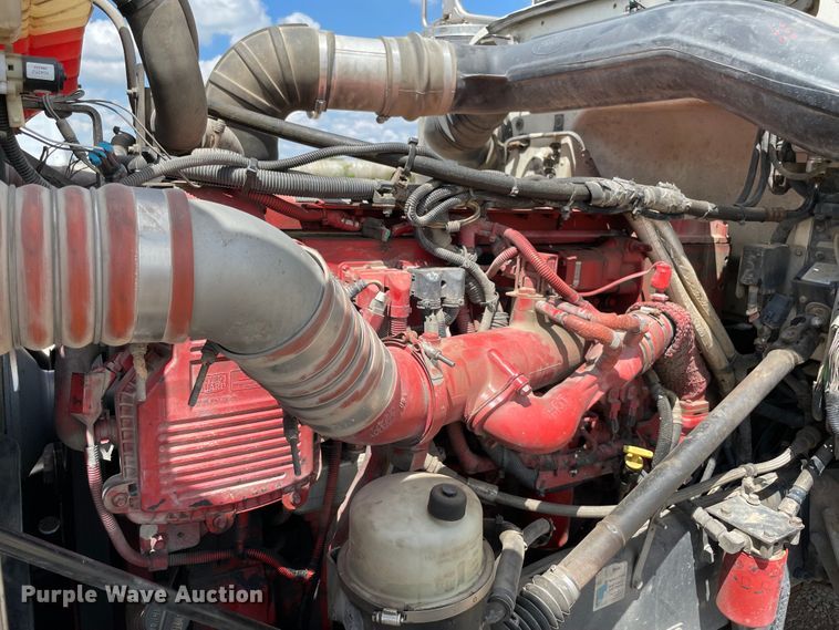 image for item MJ9063 2009 Peterbilt 388  semi truck