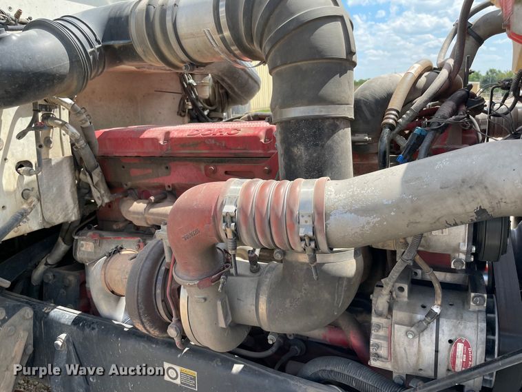 image for item MJ9063 2009 Peterbilt 388  semi truck