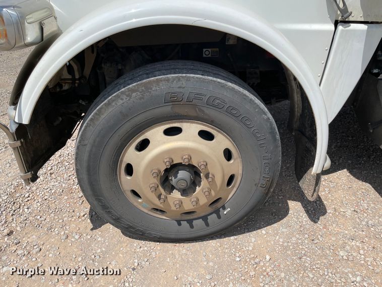 image for item MJ9063 2009 Peterbilt 388  semi truck