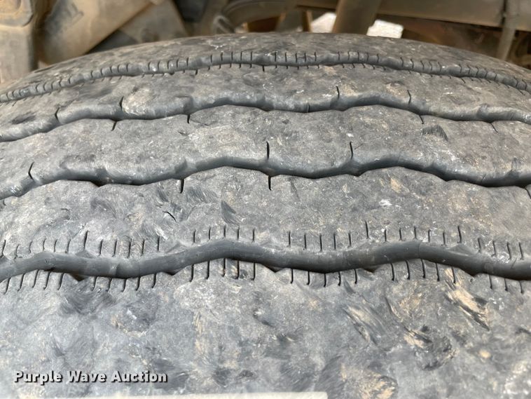 image for item MJ9063 2009 Peterbilt 388  semi truck