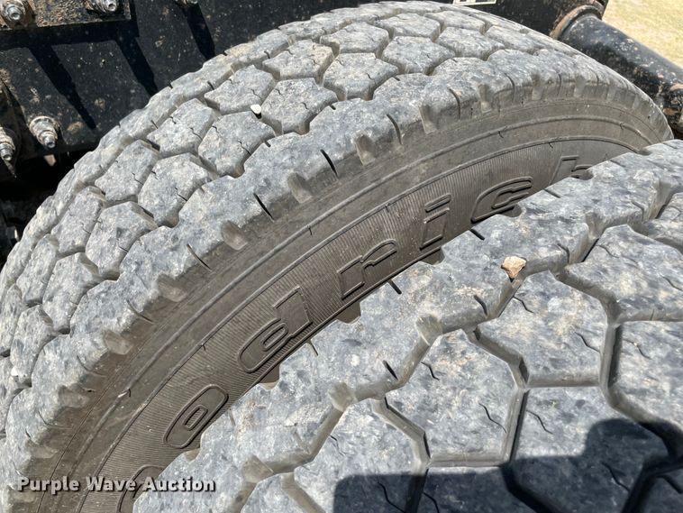 image for item MJ9063 2009 Peterbilt 388  semi truck