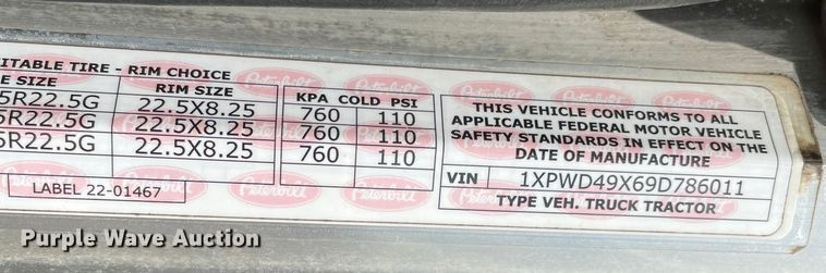 image for item MJ9063 2009 Peterbilt 388  semi truck