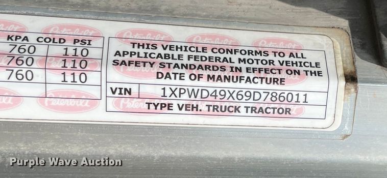 image for item MJ9063 2009 Peterbilt 388  semi truck