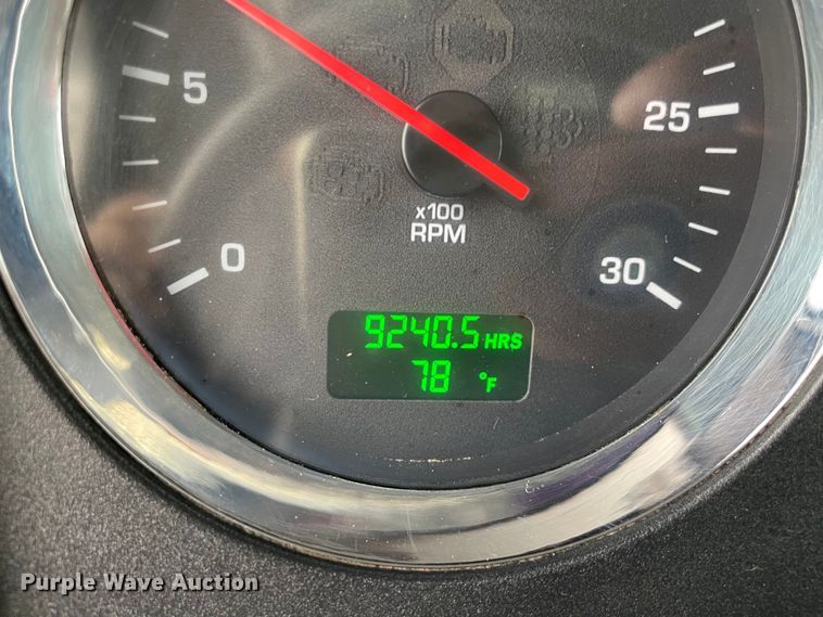 image for item MJ9082 2010 Kenworth W900  semi truck