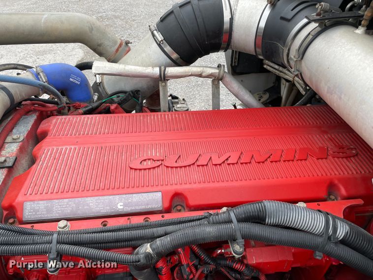 image for item MJ9082 2010 Kenworth W900  semi truck