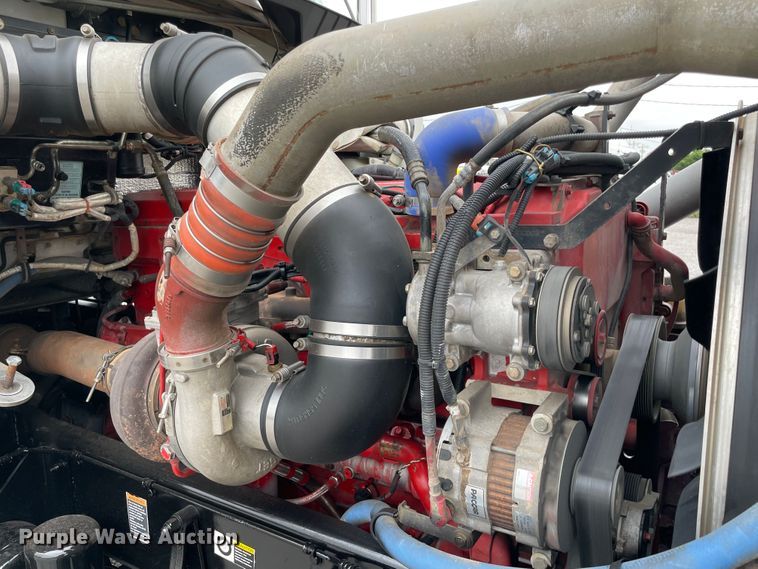 image for item MJ9082 2010 Kenworth W900  semi truck