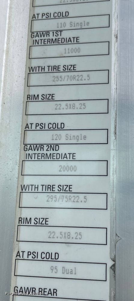 image for item MJ9082 2010 Kenworth W900  semi truck