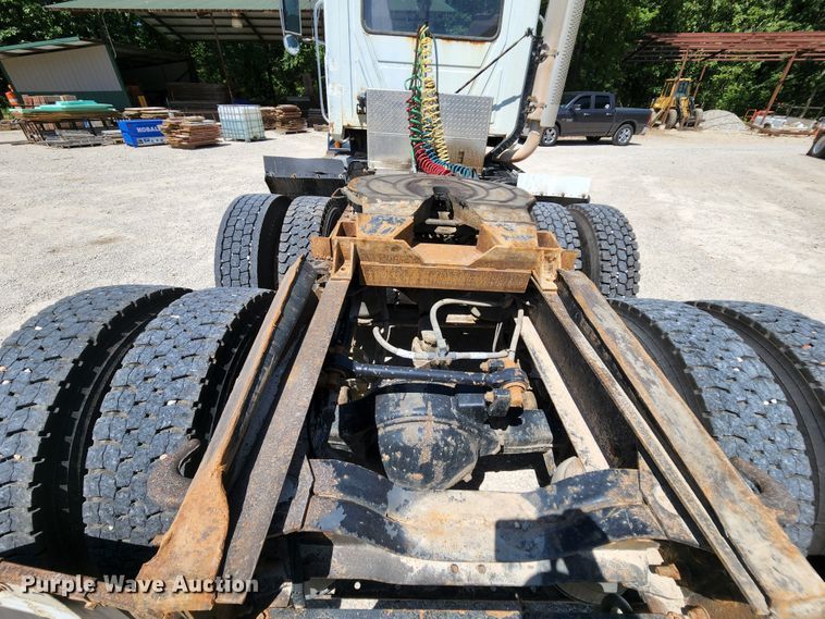 image for item MK9064 2000 Mack CH613  semi truck