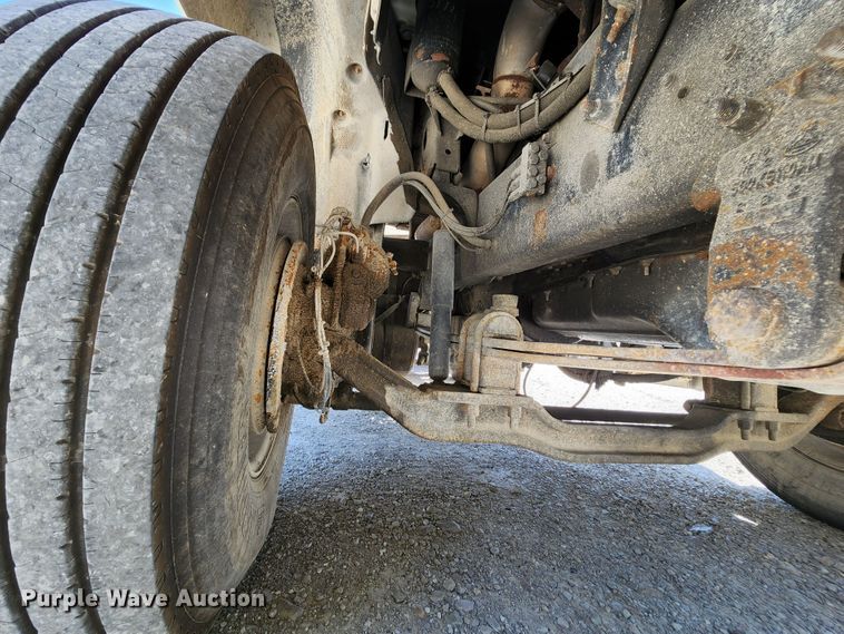 image for item MK9064 2000 Mack CH613  semi truck