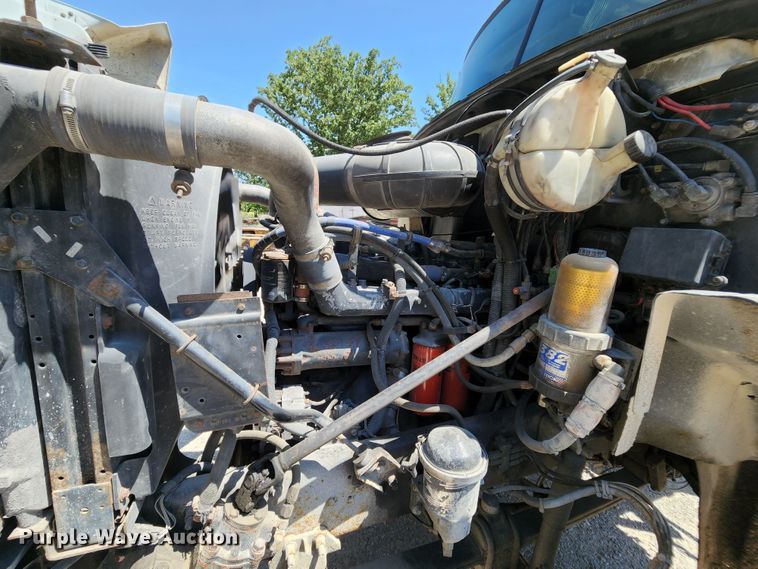 image for item MK9064 2000 Mack CH613  semi truck