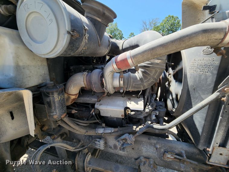 image for item MK9064 2000 Mack CH613  semi truck