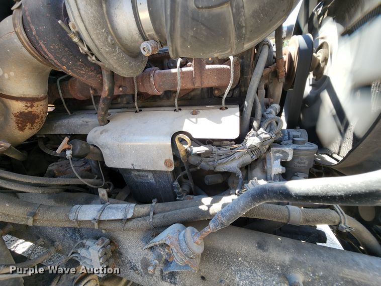 image for item MK9064 2000 Mack CH613  semi truck