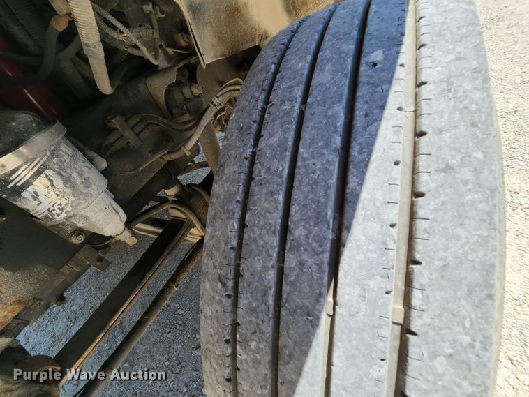 image for item MK9064 2000 Mack CH613  semi truck