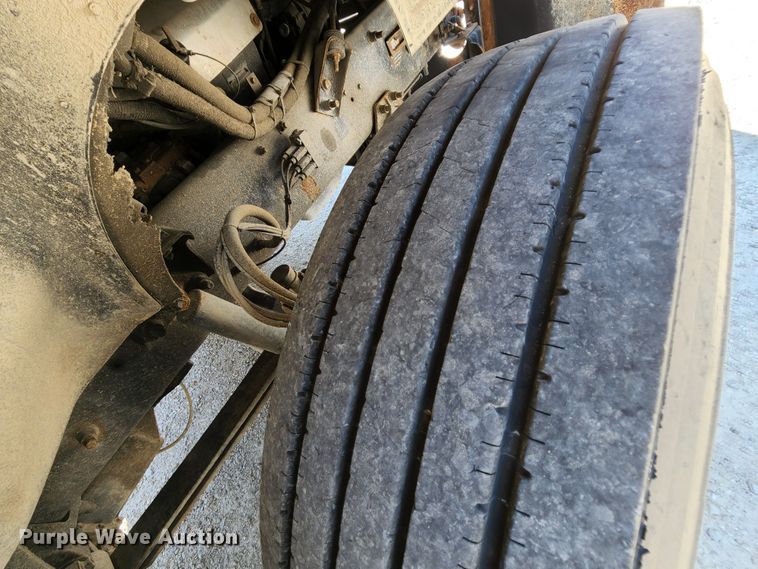 image for item MK9064 2000 Mack CH613  semi truck