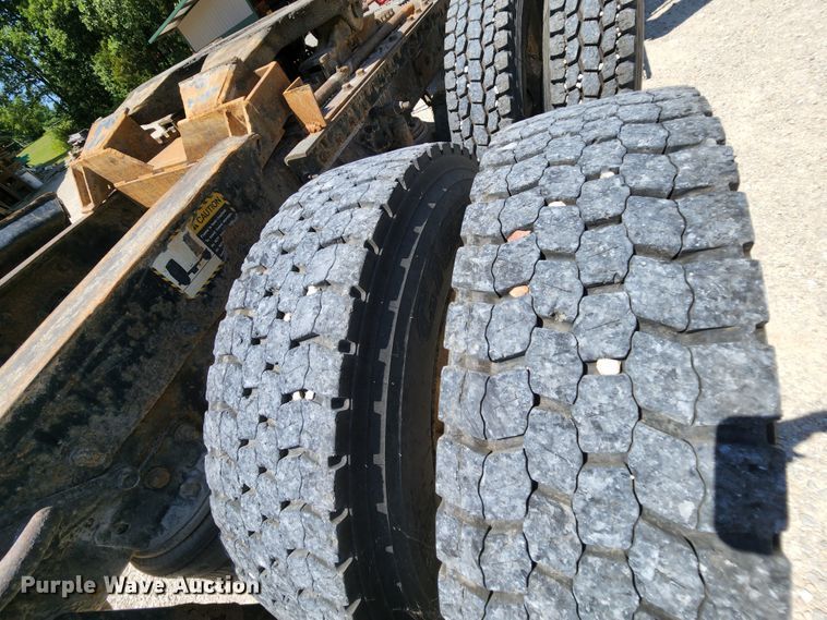 image for item MK9064 2000 Mack CH613  semi truck