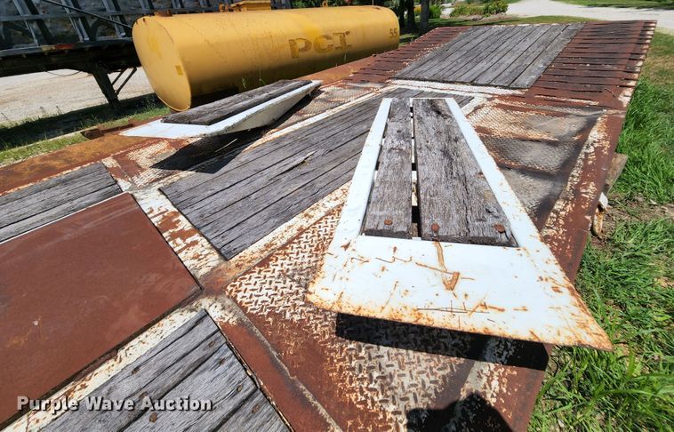 image for item MK9067 1992 Trail King TK70HTP-442  equipment trailer