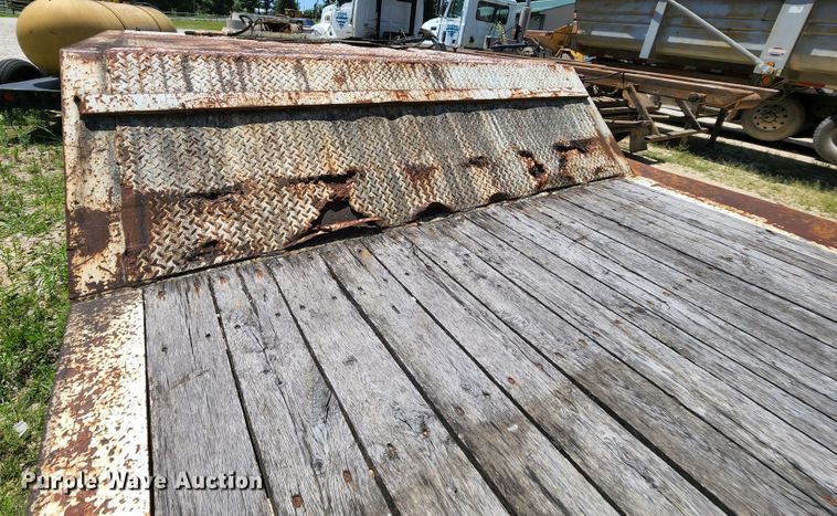 image for item MK9067 1992 Trail King TK70HTP-442  equipment trailer