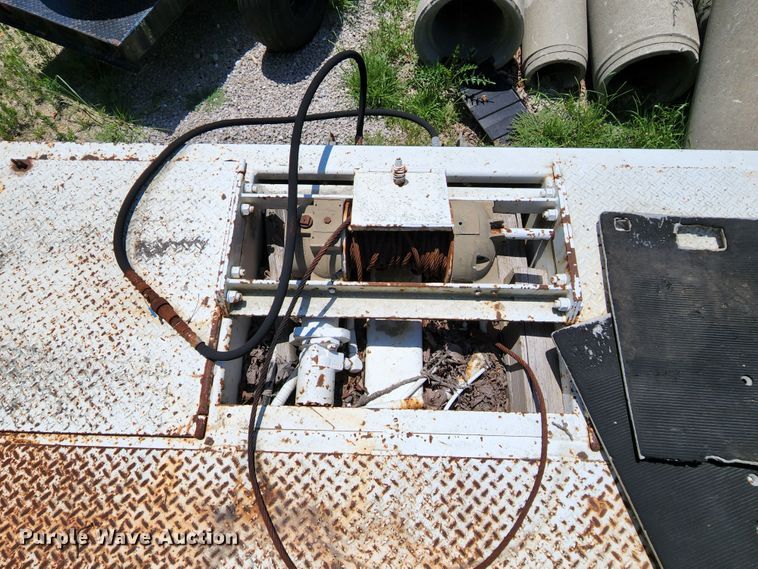 image for item MK9067 1992 Trail King TK70HTP-442  equipment trailer